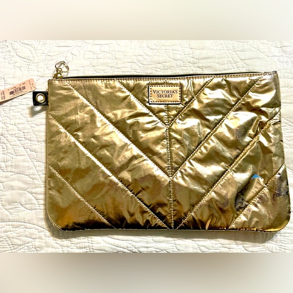 VICTORA SECRET Glam gold quilted foil pouch/cosmetic bag size 11x7 NWT - Picture 2 of 5